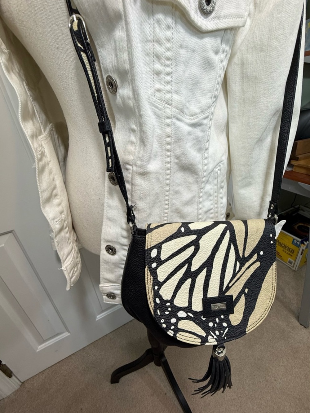 Leather Crossbody Bag with Butterfly Print Black & Cream by Pineda Covalin - Picture 5 of 13